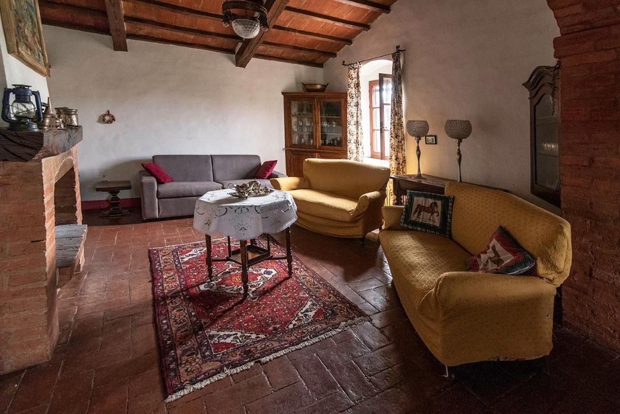 מונטיאנו Agriturismo La Fontaccia מראה חיצוני תמונה