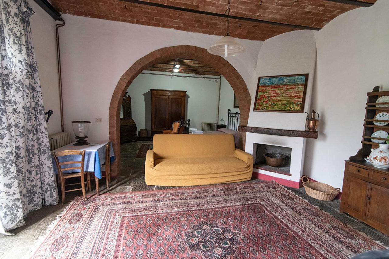 מונטיאנו Agriturismo La Fontaccia מראה חיצוני תמונה