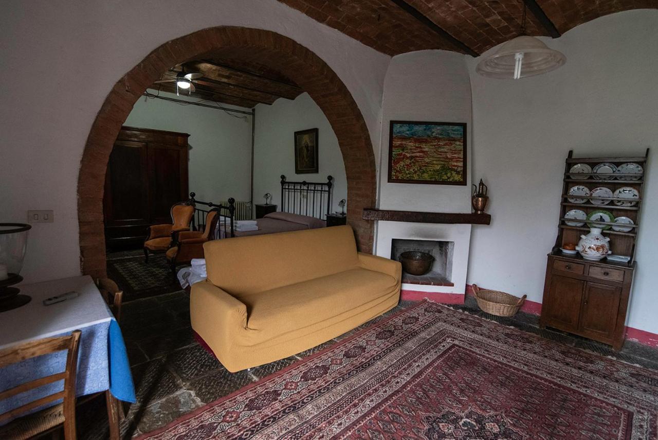 מונטיאנו Agriturismo La Fontaccia מראה חיצוני תמונה